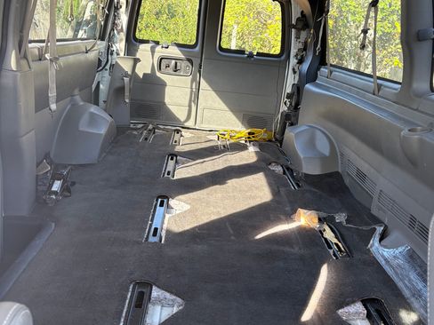 Used 2017 Chevrolet Express 3500 LT w/ LT Preferred Equipment Group image 14