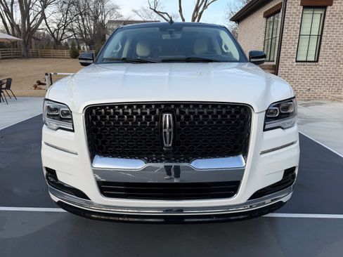 Used 2023 Lincoln Navigator Black Label image 2