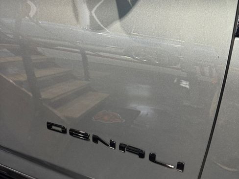 Used 2026 GMC Yukon Denali w/ Sun & Power Step Package AWD/4WD image 11