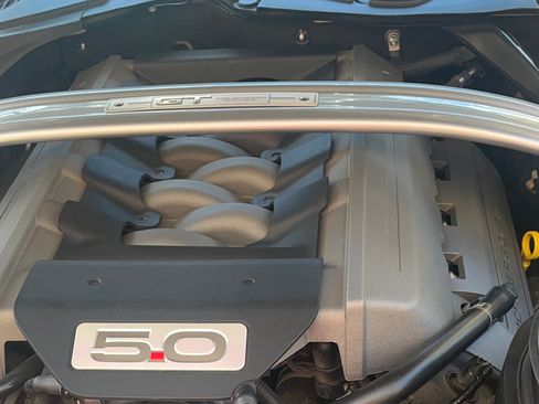 Used 2017 Ford Mustang GT Premium RWD image 9