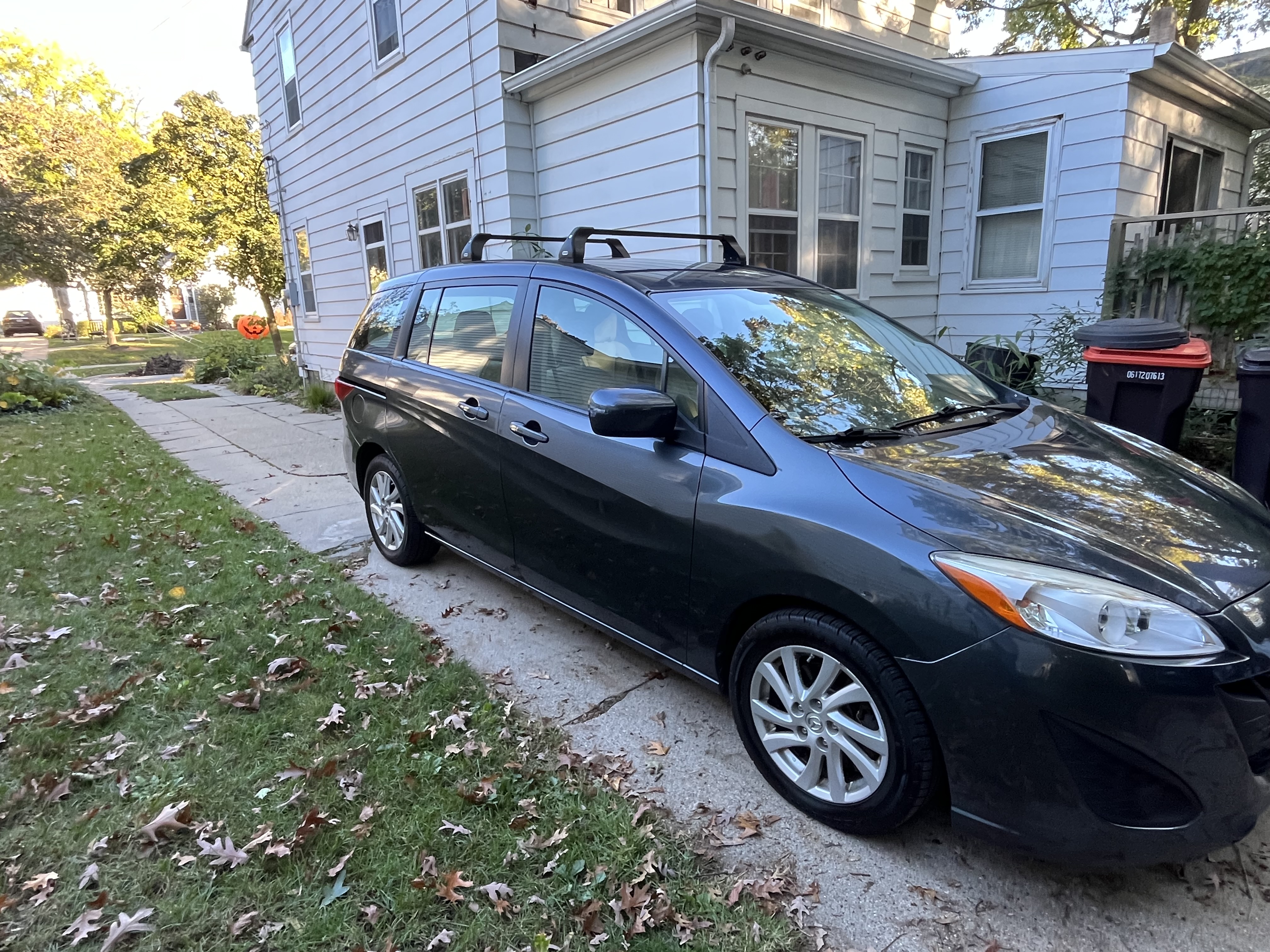 Used 2012 MAZDA MAZDA5 Sport FWD image 1