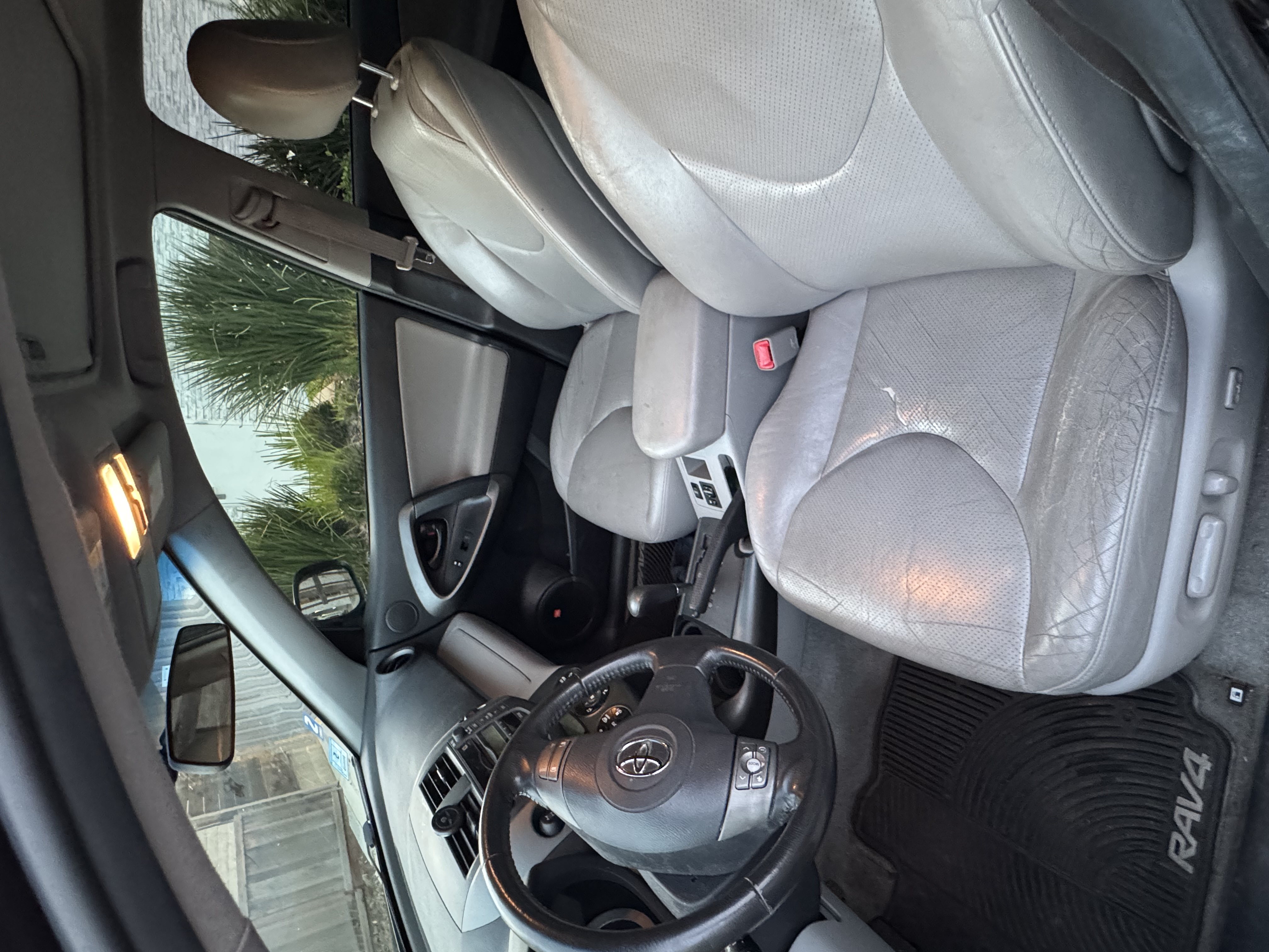 Used 2009 Toyota RAV4 Limited AWD/4WD image 16