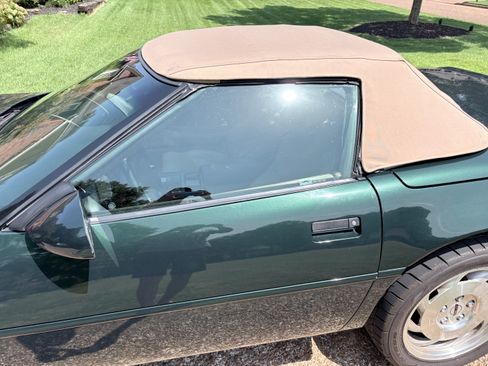Used 1994 Chevrolet Corvette Convertible RWD image 25