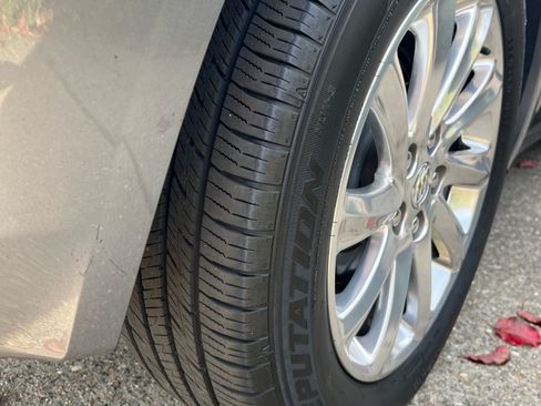 Used 2019 Buick Envision Essence image 9