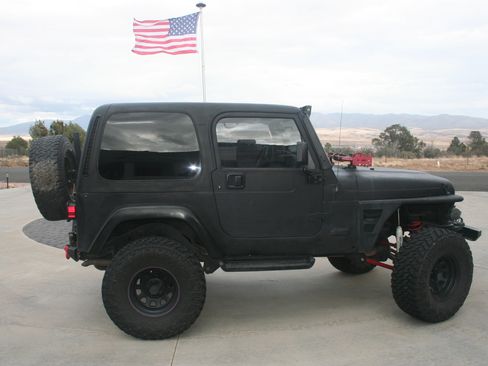 Used 1999 Jeep Wrangler Sahara image 1