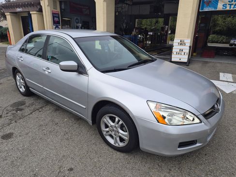 Used 2007 Honda Accord SE image 2