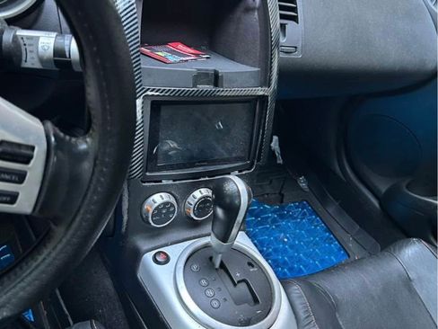Used 2007 Nissan 350Z Touring RWD image 4