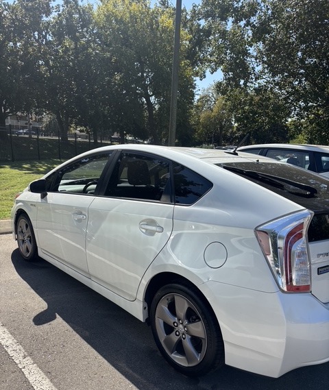 Used 2015 Toyota Prius Persona Series FWD image 1