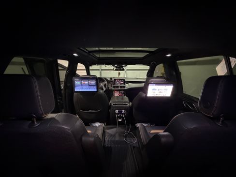 Used 2023 GMC Yukon AT4 w/ AT4 Premium Package image 11