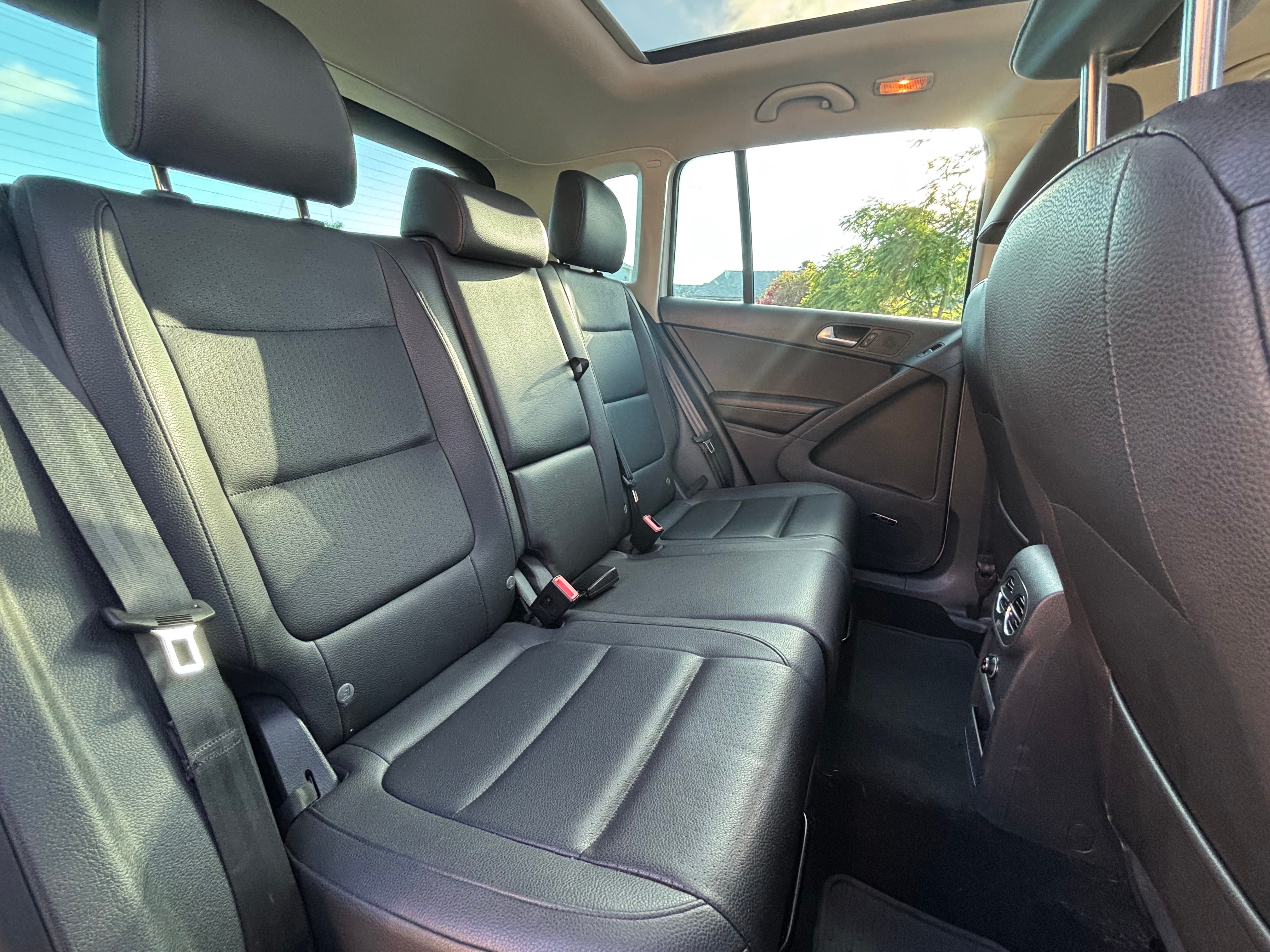 Used 2015 Volkswagen Tiguan SEL FWD image 12