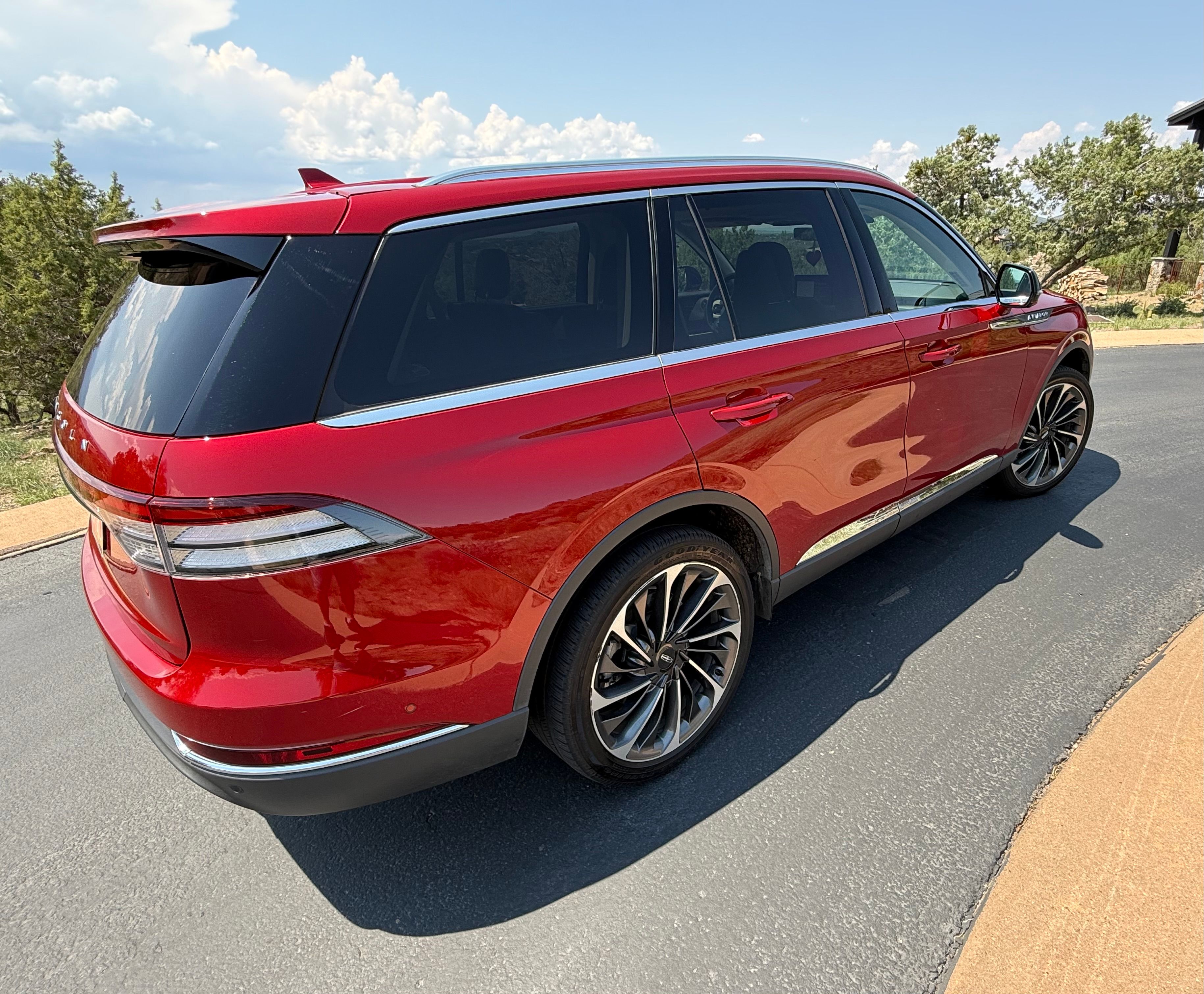 Used 2020 Lincoln Aviator Reserve w/ Equipment Group 202A AWD/4WD image 4