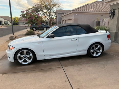 Used 2008 BMW 135i Convertible image 2