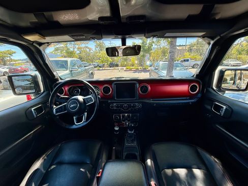 Used 2021 Jeep Wrangler Unlimited Rubicon AWD/4WD image 11