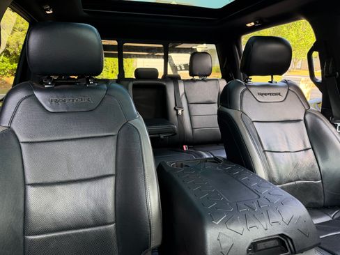 Used 2018 Ford F150 Raptor w/ Equipment Group 802A Luxury image 18