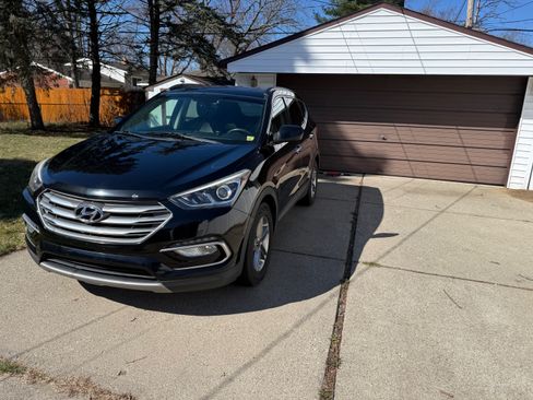 Used 2017 Hyundai Santa Fe Sport image 4