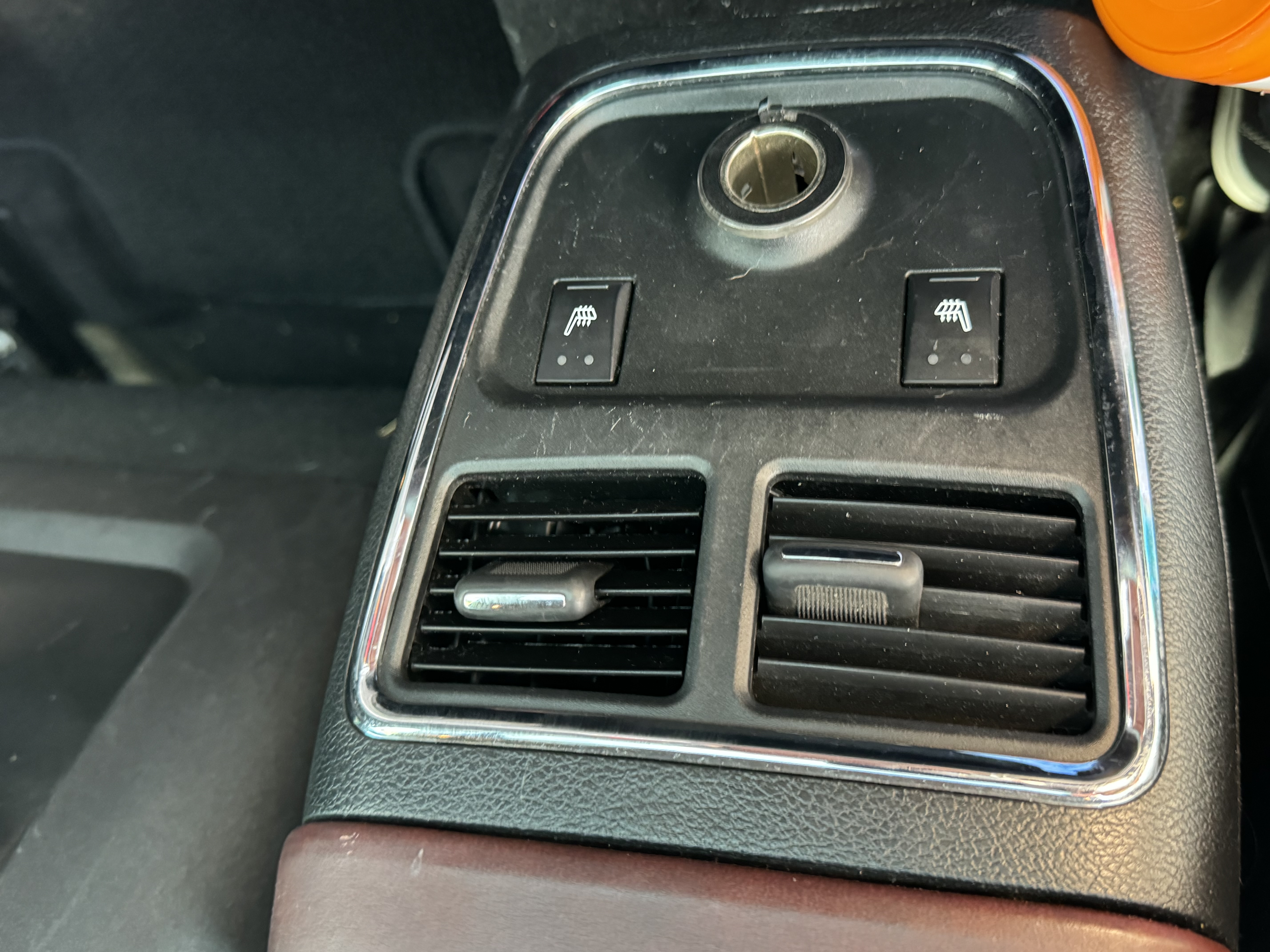 Used 2014 Dodge Charger SXT RWD image 11