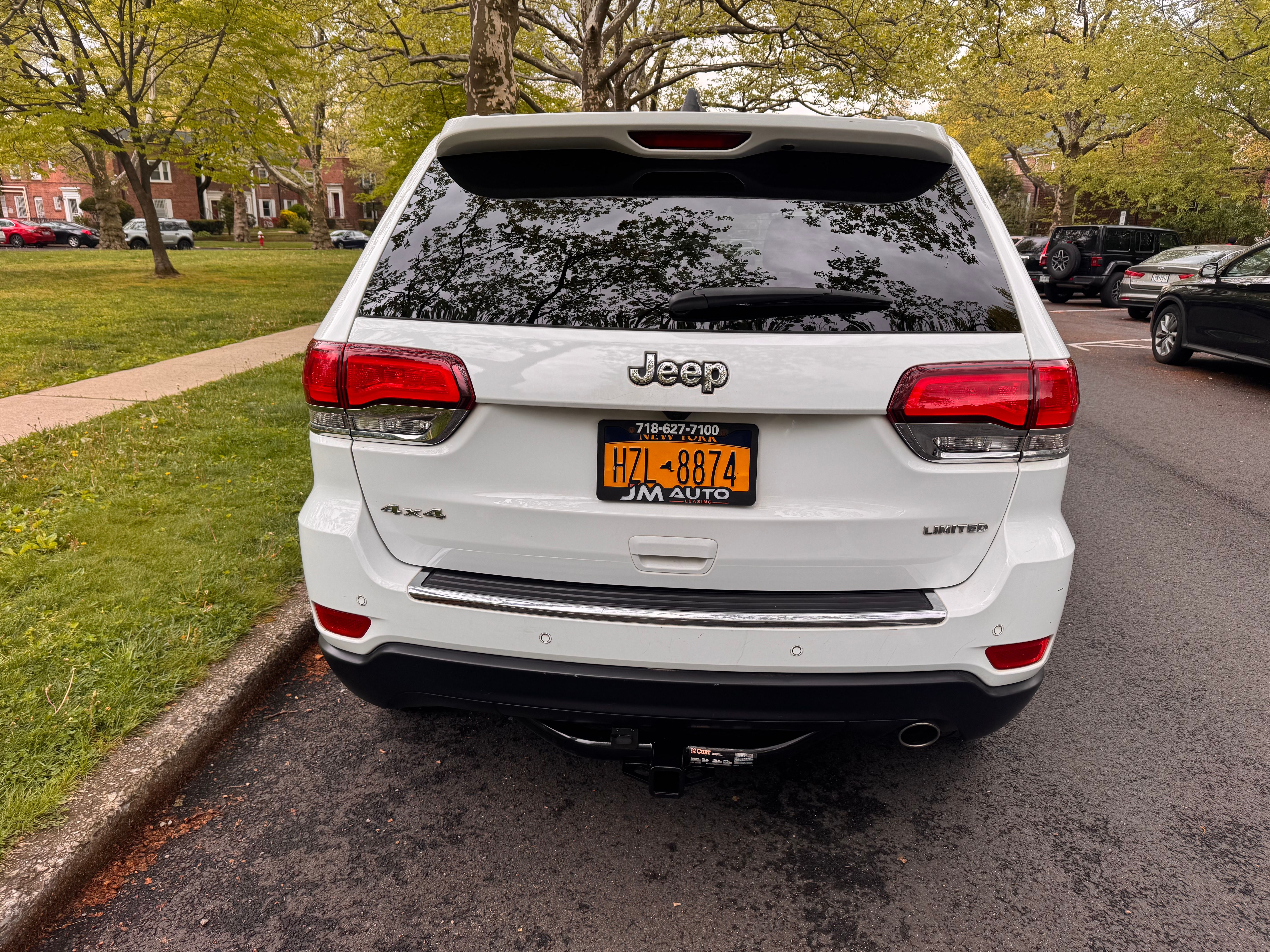 Used 2020 Jeep Grand Cherokee Limited w/ Premium Lighting Group AWD/4WD image 6
