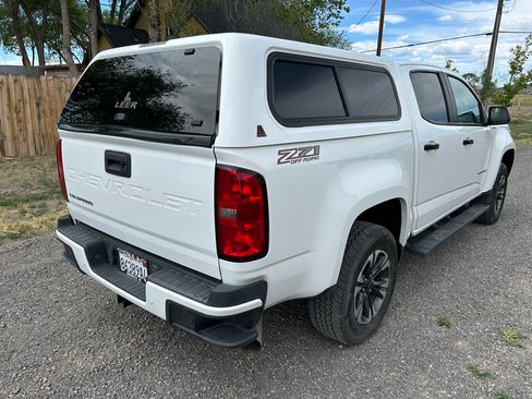 Used 2021 Chevrolet Colorado Z71 w/ Safety Package AWD/4WD image 8
