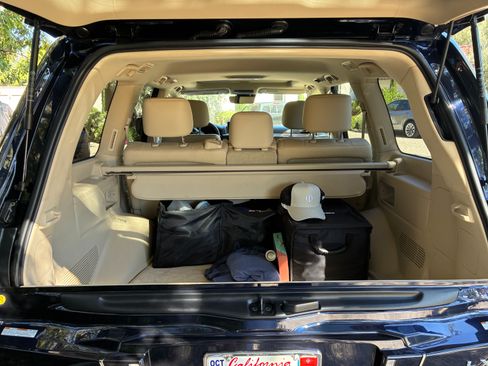 Used 2020 Lexus LX 570 4WD w/ Luxury Package image 20