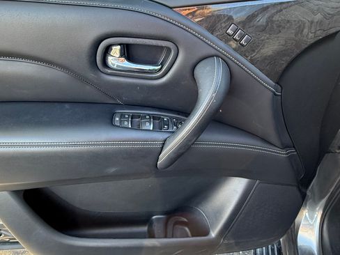 Used 2021 INFINITI QX80 Luxe w/ All-Season Package image 13