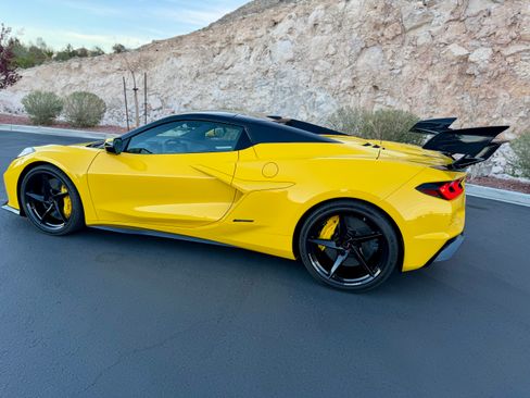 Used 2025 Chevrolet Corvette E-Ray image 9
