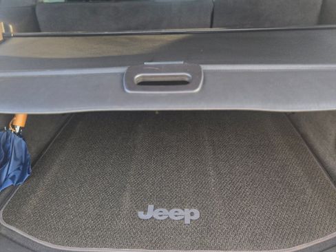 Used 2015 Jeep Grand Cherokee Summit image 11