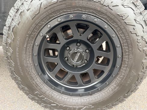 Used 2020 Toyota 4Runner TRD Off-Road Premium w/ Moonroof Package AWD/4WD image 9