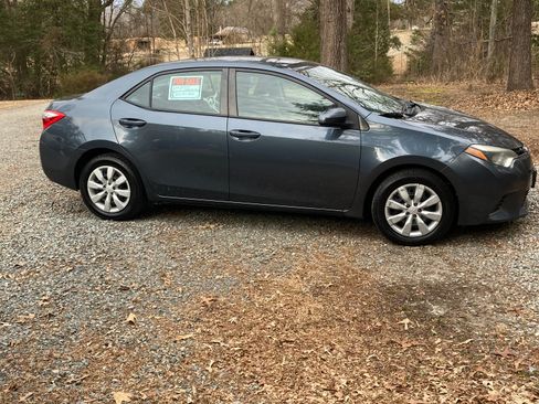 Used 2016 Toyota Corolla LE image 9