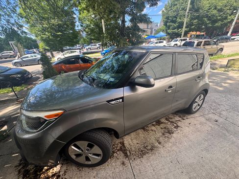 Used 2016 Kia Soul w/ Convenience Package FWD image 11