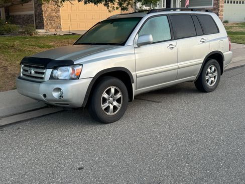 Used 2006 Toyota Highlander Sport AWD/4WD image 3
