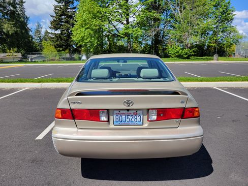 Used 2001 Toyota Camry LE image 9