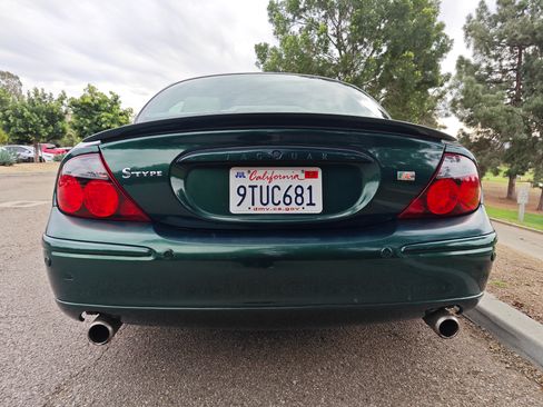 Used 2004 Jaguar S-TYPE R image 9