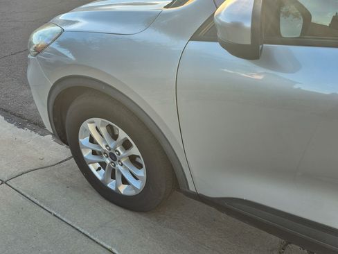 Used 2020 Ford Escape SE image 10