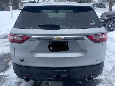 Used 2019 Chevrolet Traverse LT image 2