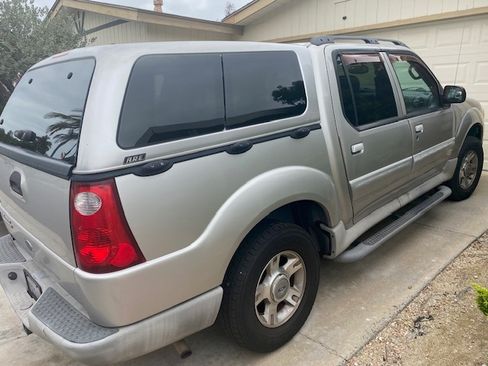 Used 2003 Ford Explorer Sport Trac XLT RWD image 4