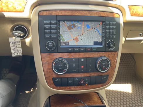 Used 2008 Mercedes-Benz R 350 4MATIC image 13