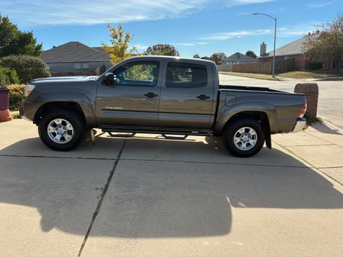 Used 2015 Toyota Tacoma PreRunner image 4
