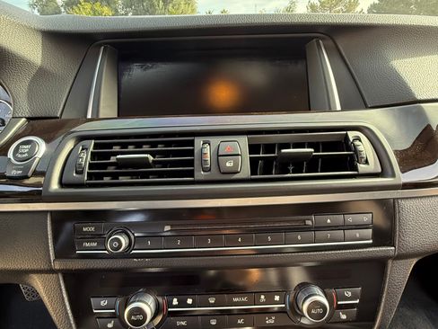 Used 2015 BMW 528i Sedan image 10