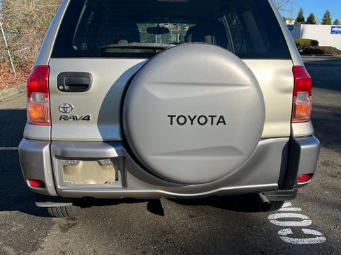 Used 2003 Toyota RAV4 2WD image 34