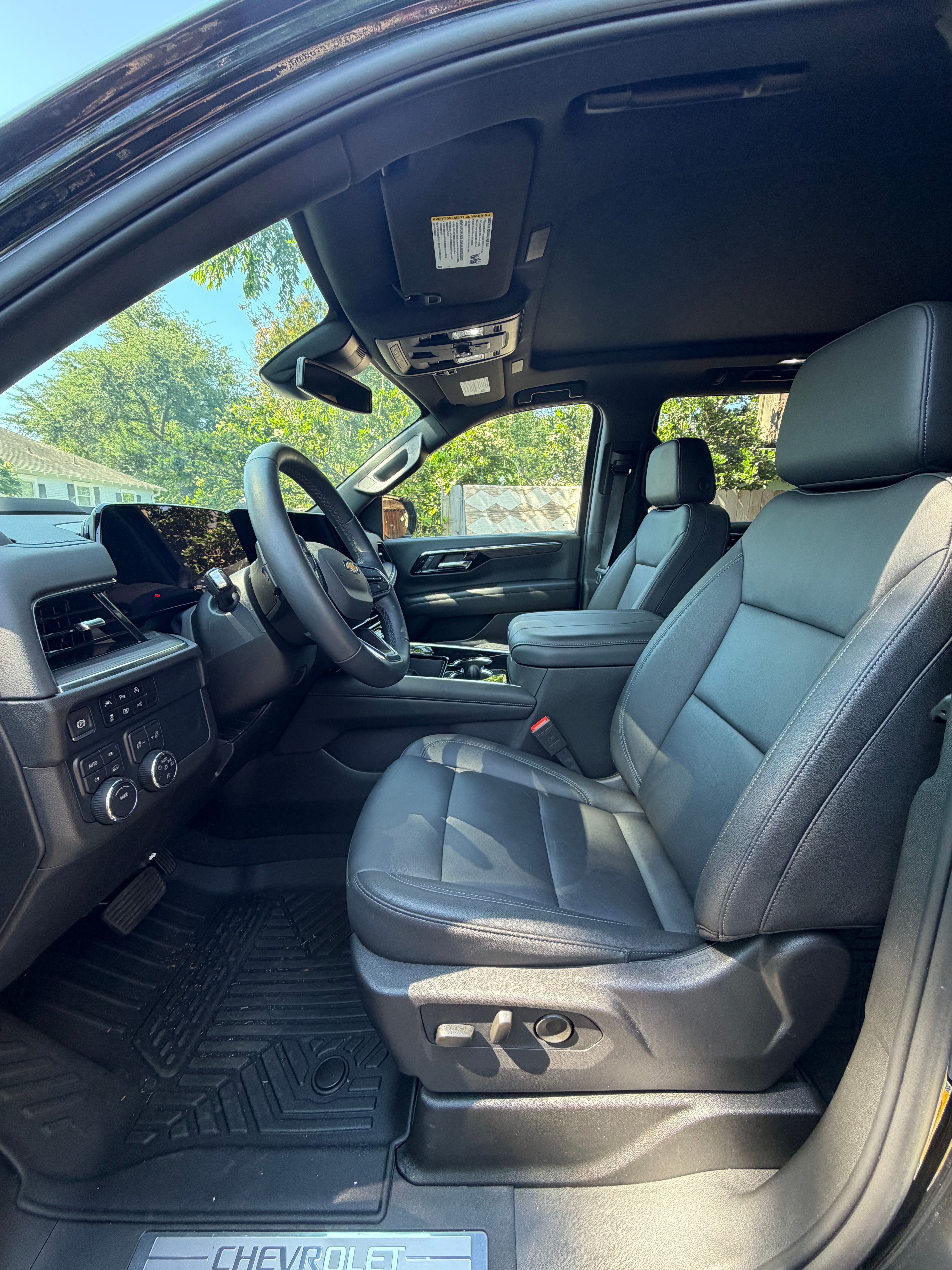 Used 2025 Chevrolet Tahoe LT w/ Comfort Package AWD/4WD image 14