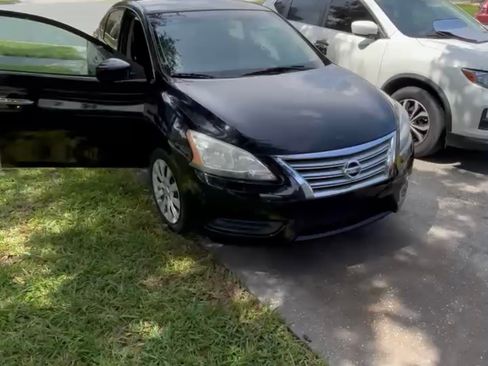 Used 2014 Nissan Sentra S FWD image 1