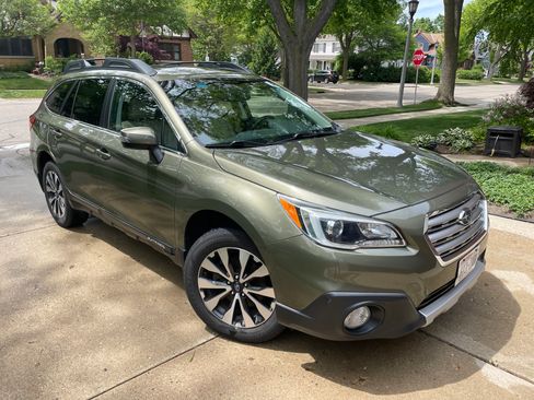 Used 2015 Subaru Outback 2.5i Limited AWD/4WD image 4