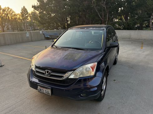 Used 2010 Honda CR-V LX image 2