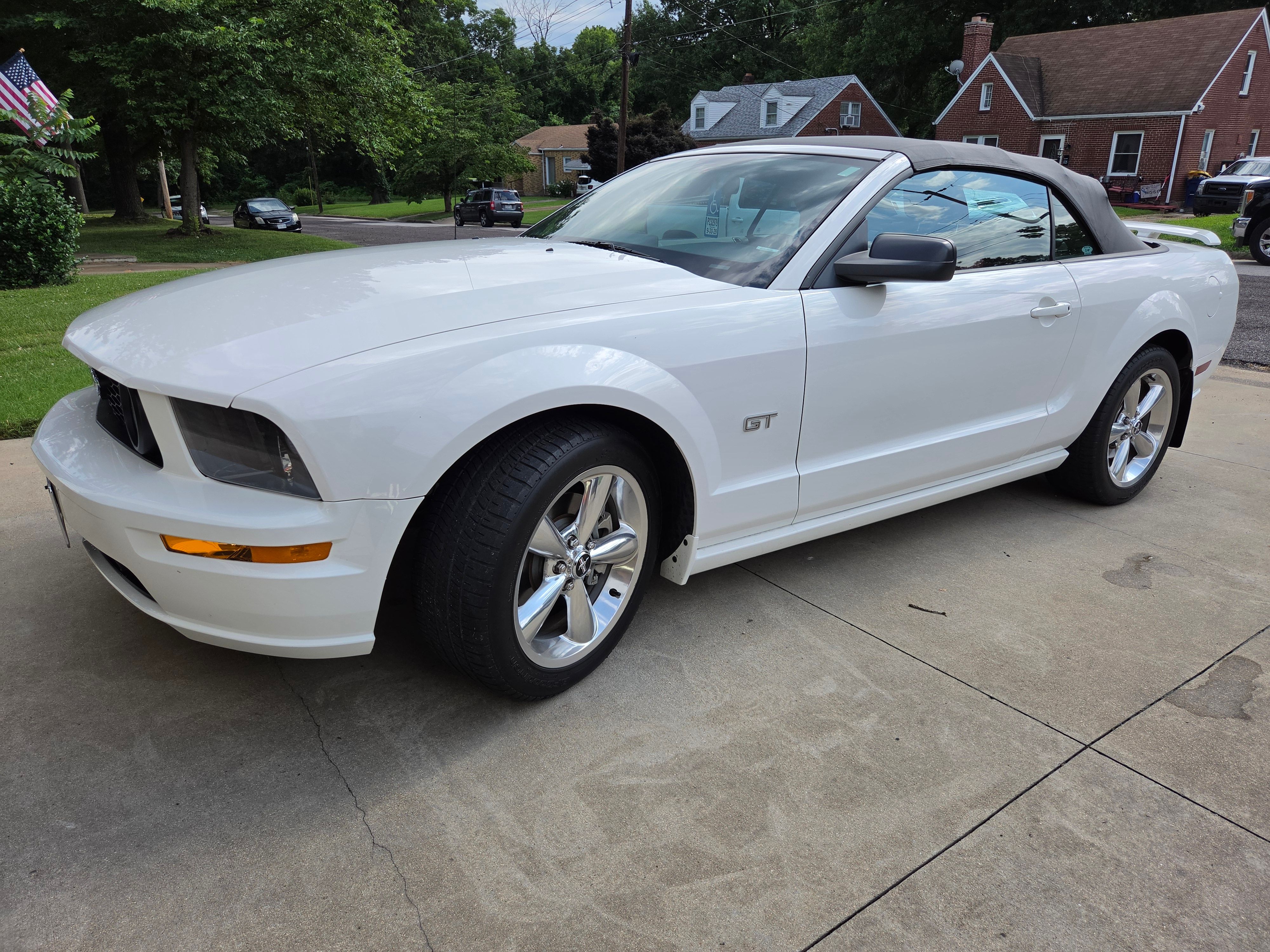 Used 2006 Ford Mustang GT Premium RWD image 1