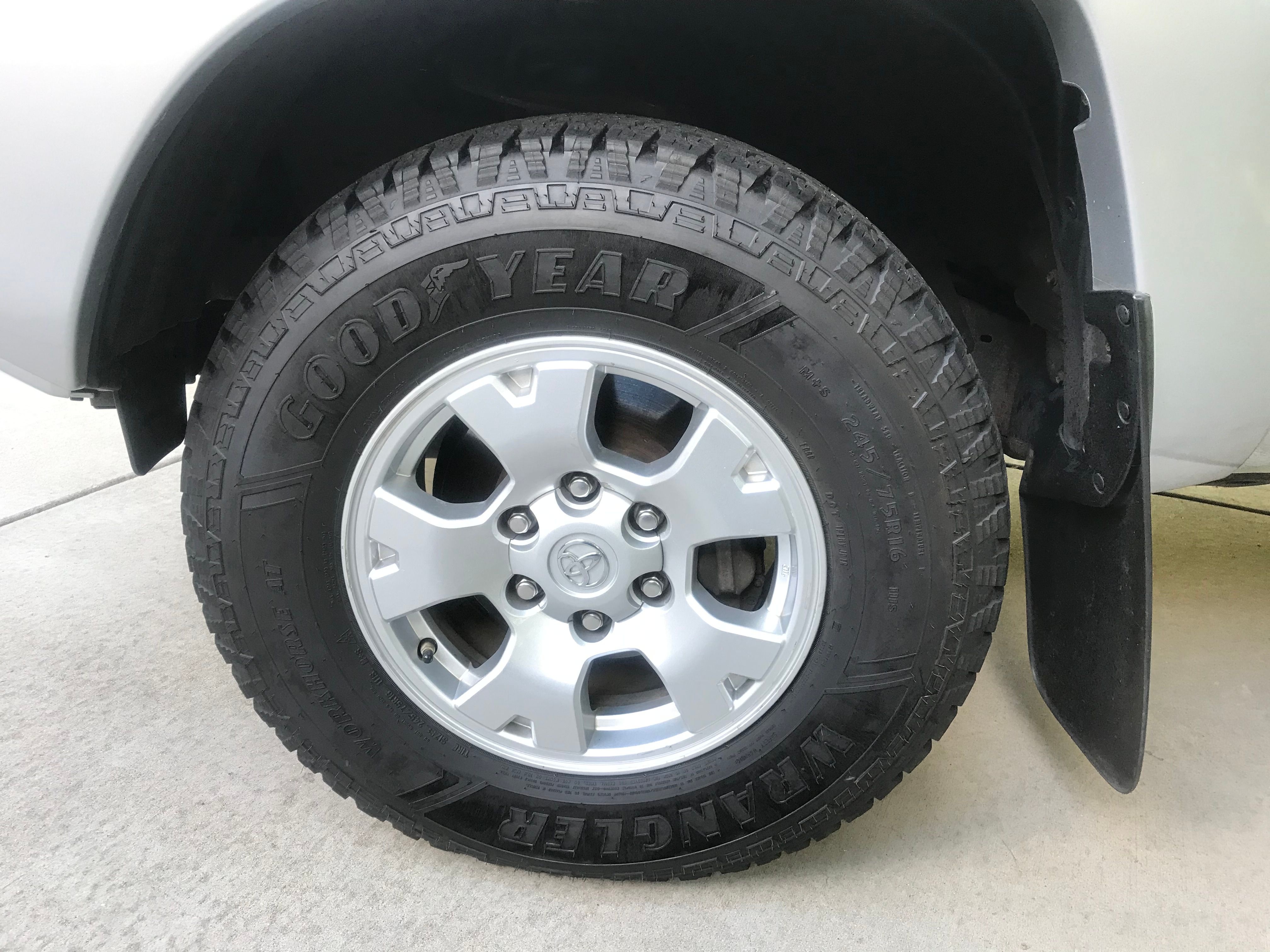 Used 2012 Toyota Tacoma 4x4 Access Cab V6 w/ SR5 Pkg image 10