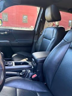 Used 2019 Toyota Tacoma TRD Off-Road w/ TRD Premium Off Road Package AWD/4WD image 6