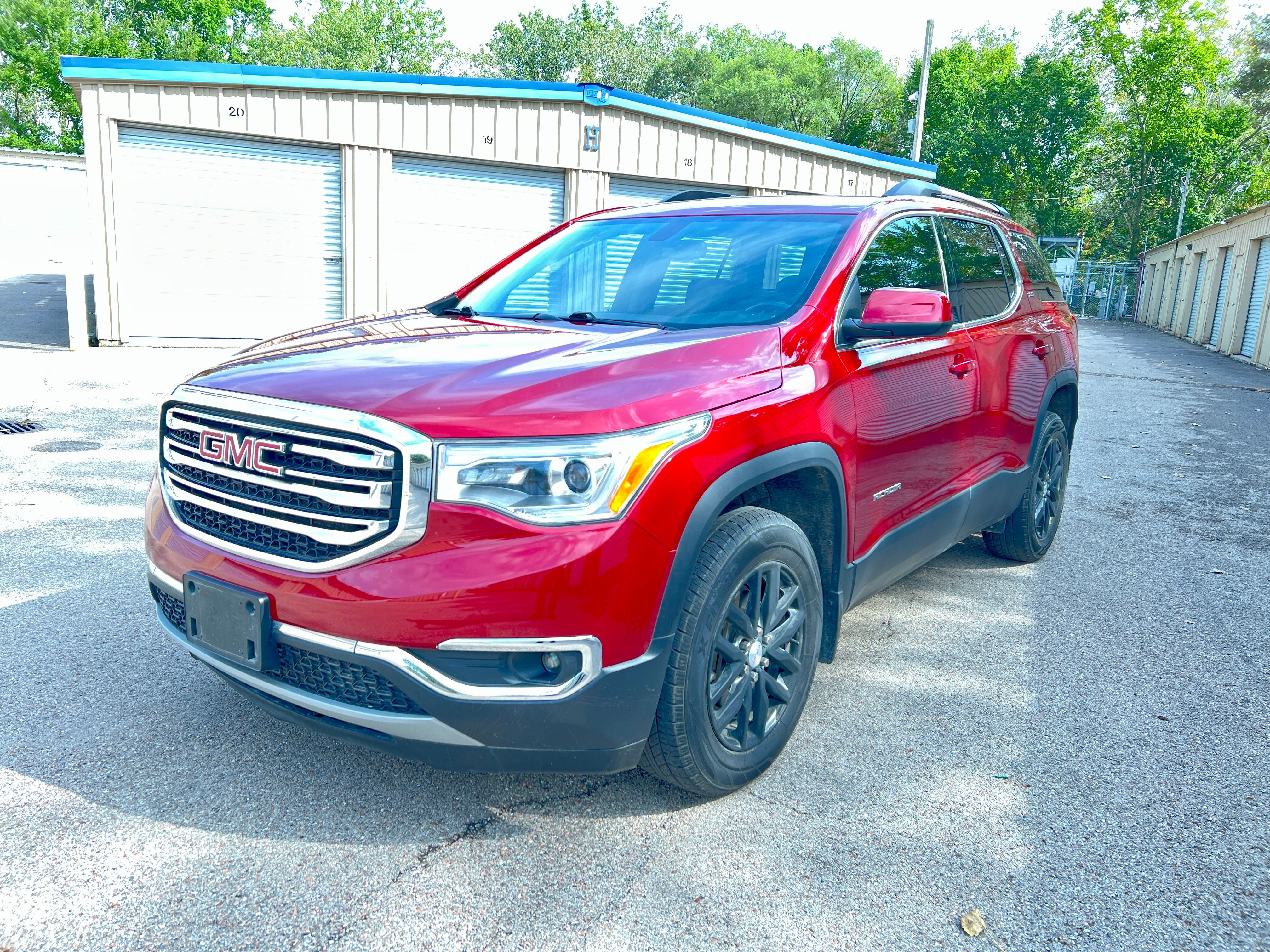 Used 2019 GMC Acadia SLT FWD image 1