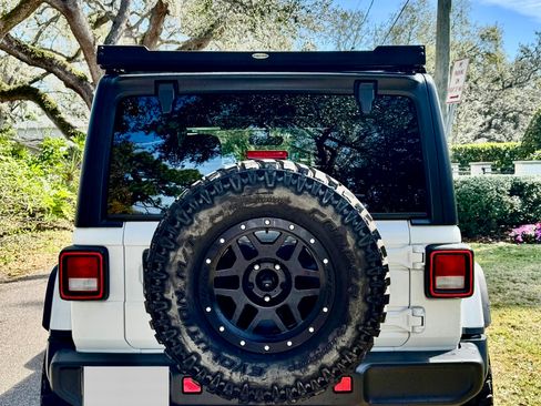 Used 2023 Jeep Wrangler Rubicon w/ Cold Weather Group image 5