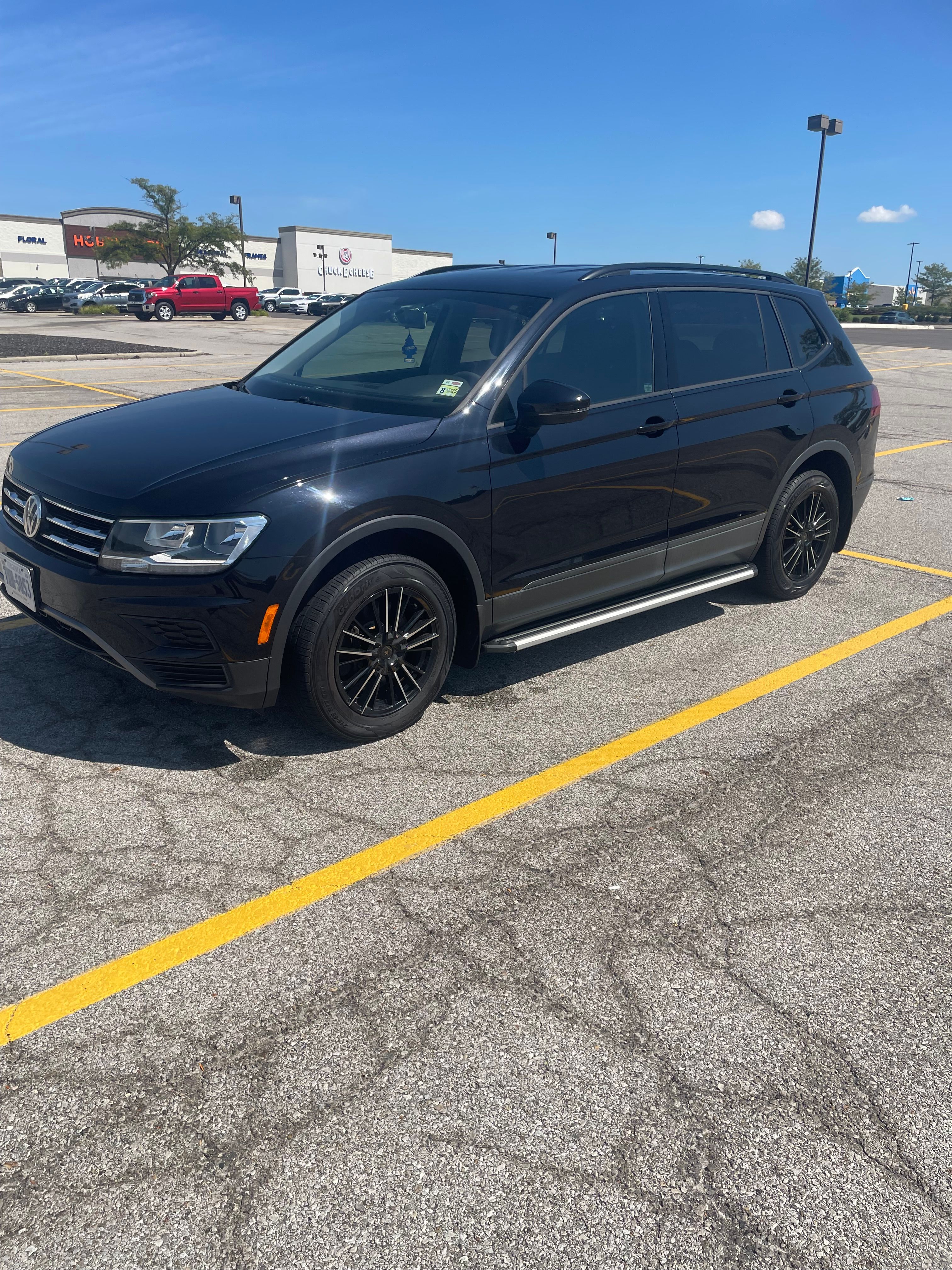 Used 2020 Volkswagen Tiguan S AWD/4WD image 1