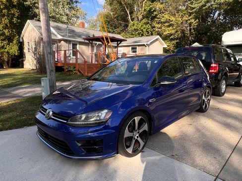 Used 2017 Volkswagen Golf 4-Door image 6